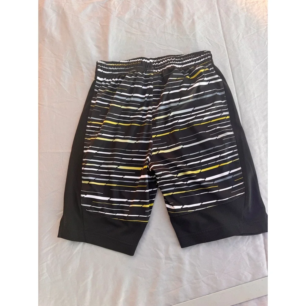 Nike Boys Dri-FIT Basketball Shorts Black Volt Yellow Striped Size Medium M